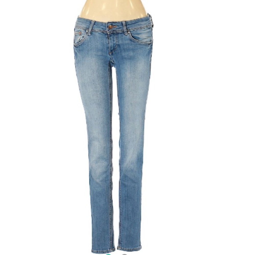 H&M skinny jean, low-rise, 28” inseam - 26